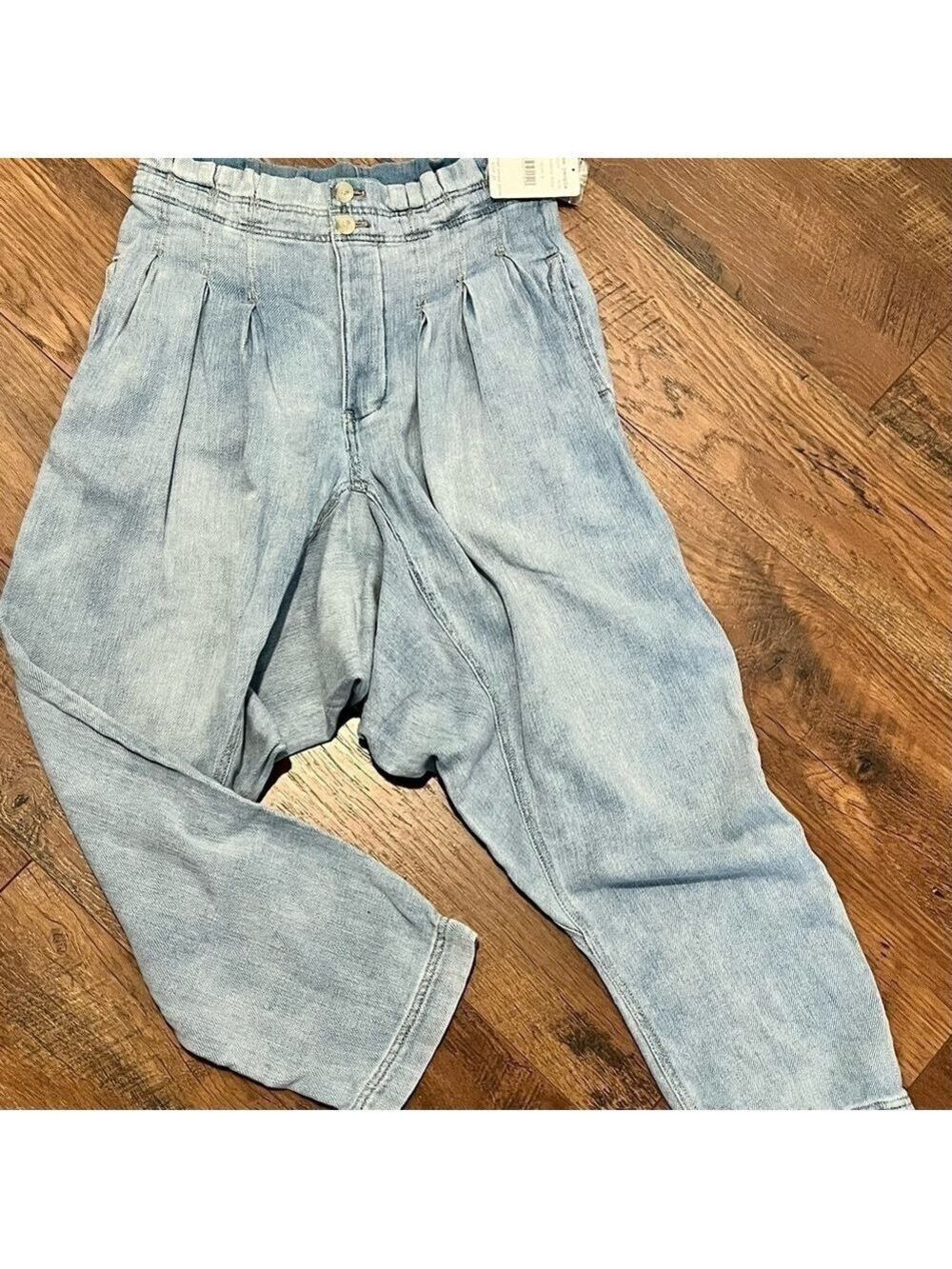 𝅺WE THE FREE Free People Shaker & Mover jeans. Size 4